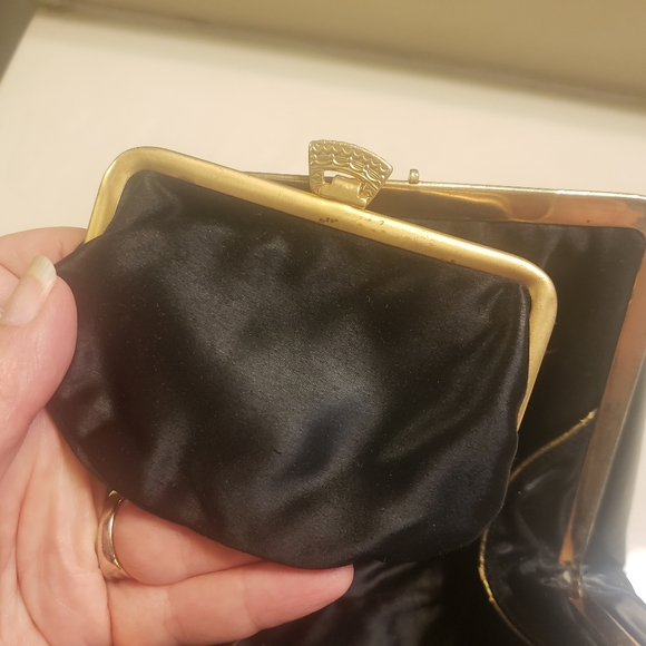 Vintage Black leather Lewis top handle bag with change purse, mirror and comb - Picture 3 of 16